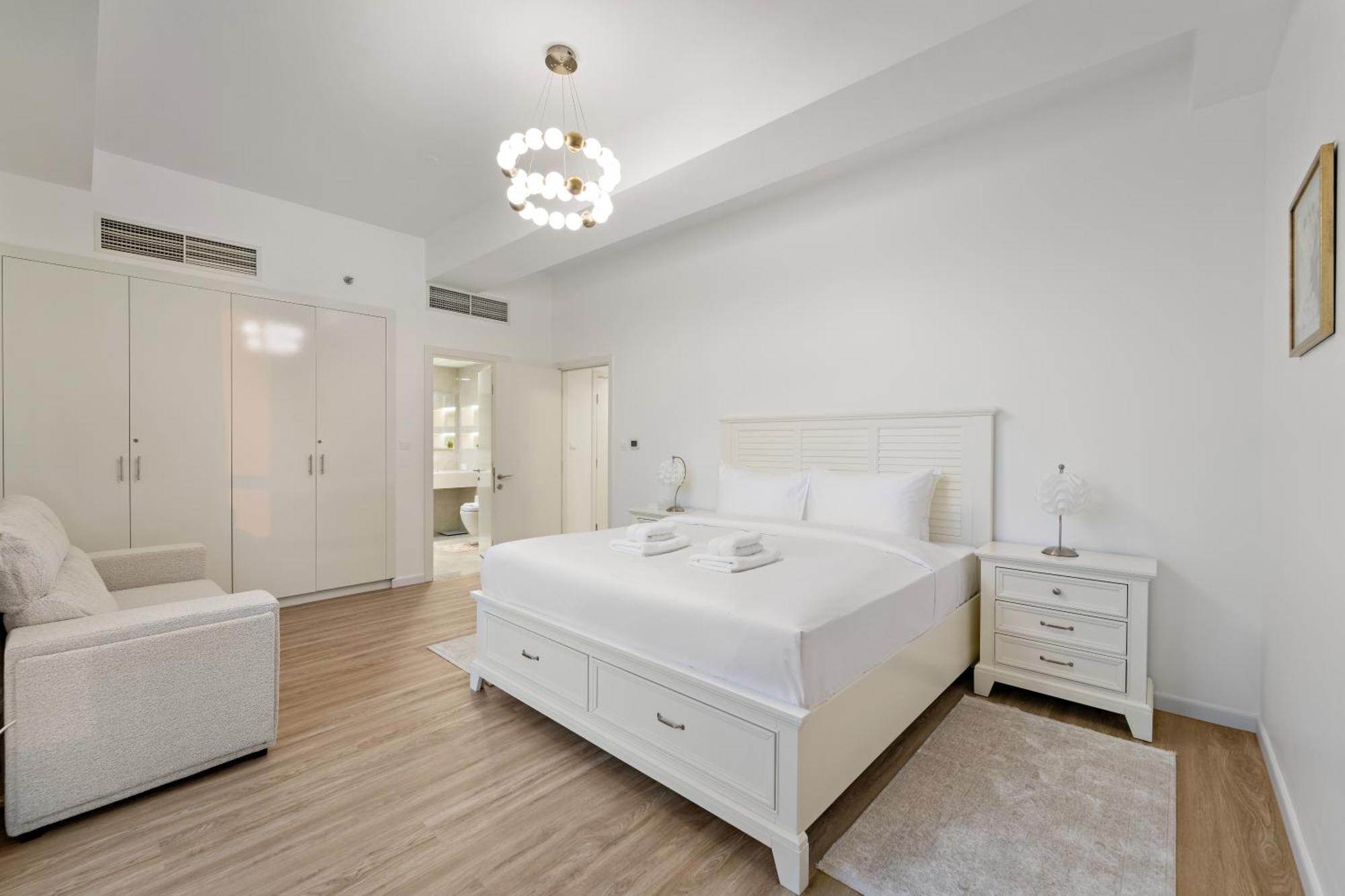 Elegant 2br With Seaview In Jbr L Walk To The